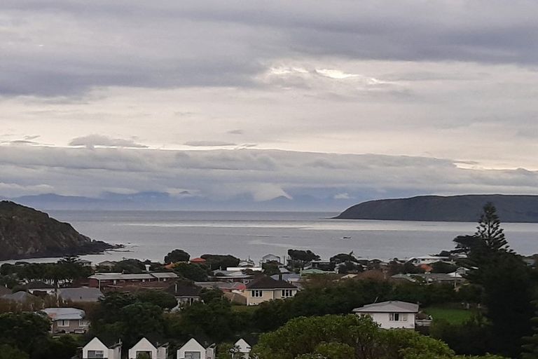 Photo of property in 1 Mapplebeck Street, Titahi Bay, Porirua, 5022