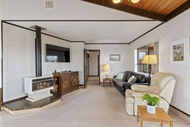 Photo of property in 31 Ridge Road, Waiake, Auckland, 0630