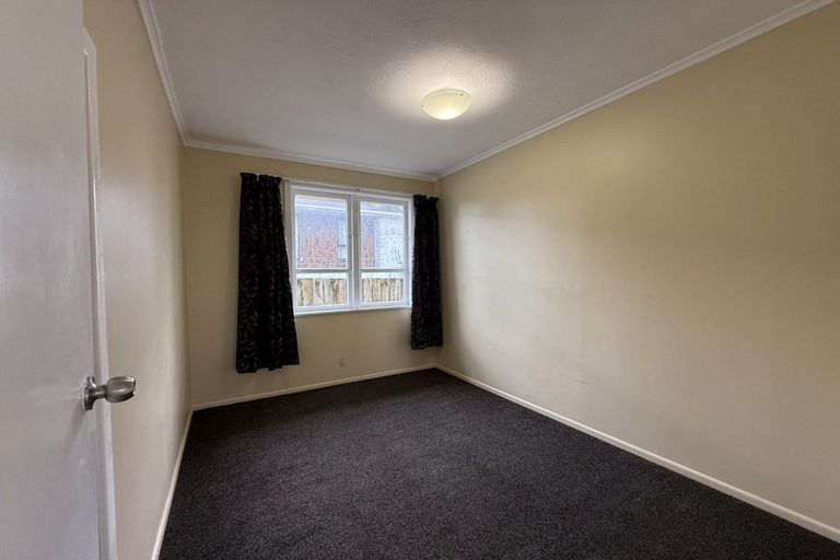 Photo of property in 39 Vera Road, Te Atatu South, Auckland, 0610