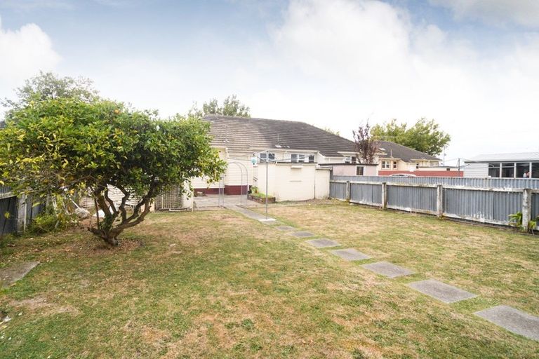 Photo of property in 74 Rangiora Avenue, Roslyn, Palmerston North, 4414