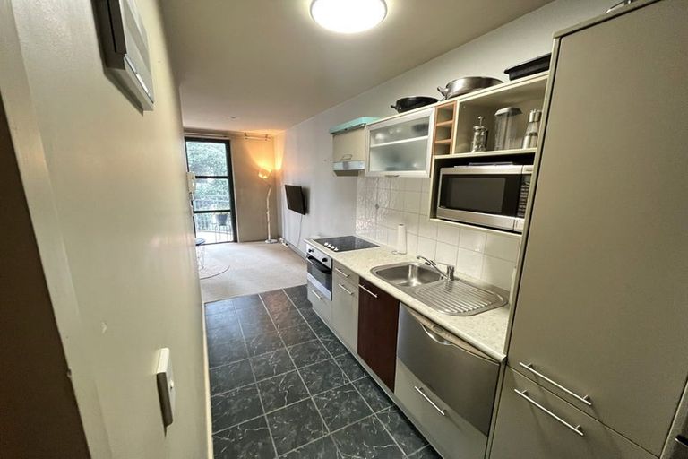 Photo of property in Atrium Apartments, 2c/154 The Terrace, Wellington Central, Wellington, 6011