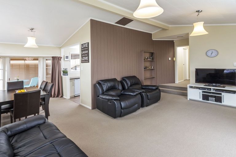 Photo of property in 1/20 La Perouse Street, Botany Downs, Auckland, 2010