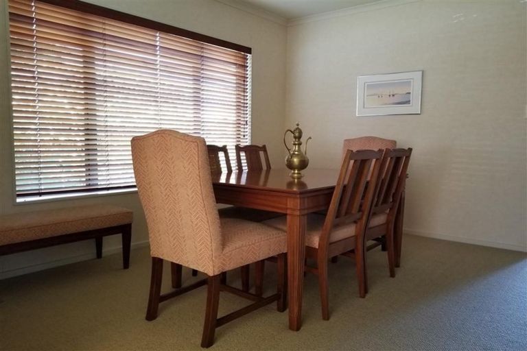 Photo of property in 14 Craigavon Drive, East Tamaki, Auckland, 2013