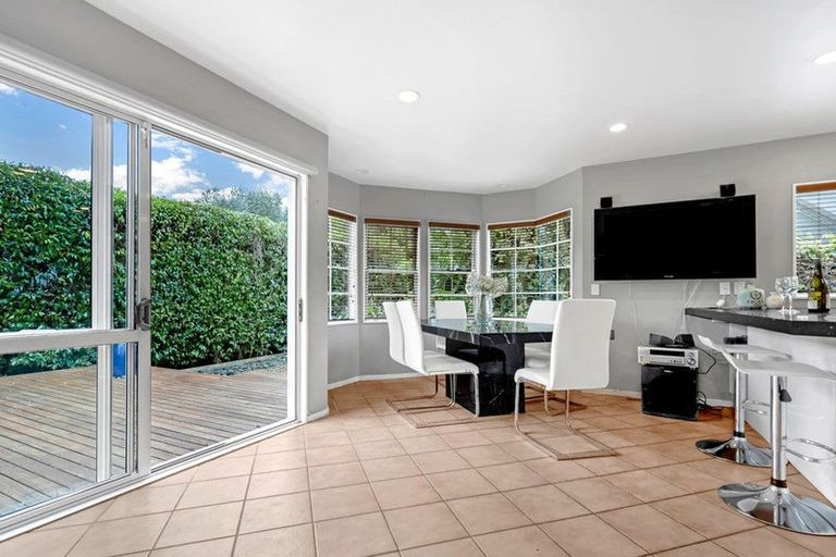 Photo of property in 2/19 Rodney Road, Northcote Point, Auckland, 0627