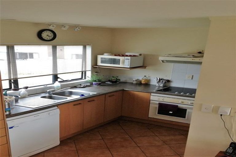 Photo of property in 11/15 Andersons Road, Oteha, Auckland, 0632