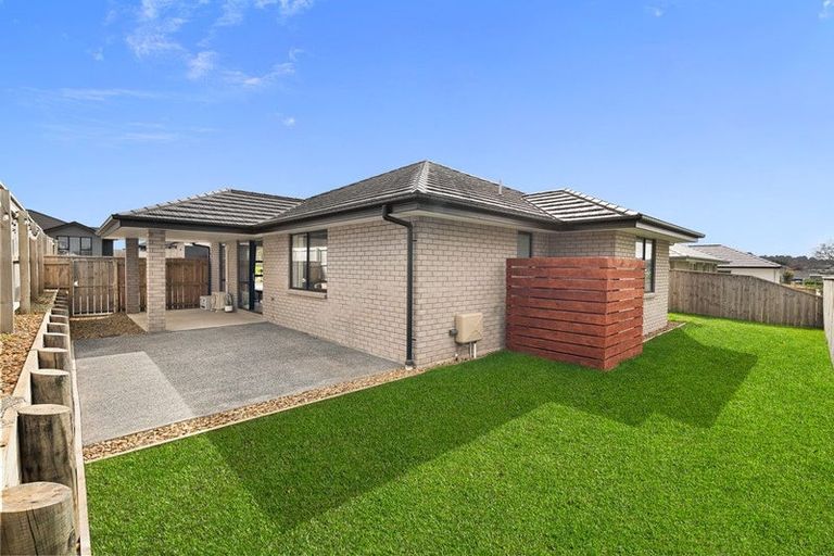 Photo of property in 15 Pipi Crescent, Tuakau, 2121