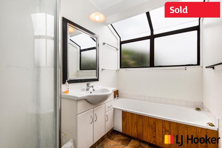 Photo of property in 128 Carnoustie Drive, Wattle Downs, Auckland, 2103