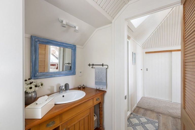 Photo of property in 5 Marine Parade, Orewa, 0931