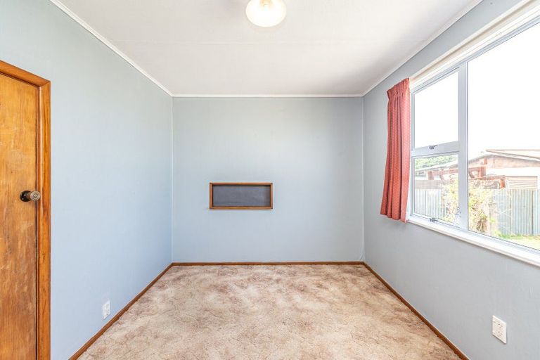 Photo of property in 36 Kowhai Street, Castlecliff, Whanganui, 4501