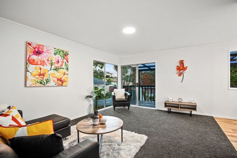 Photo of property in 1/263 Henderson Valley Road, Henderson, Auckland, 0612