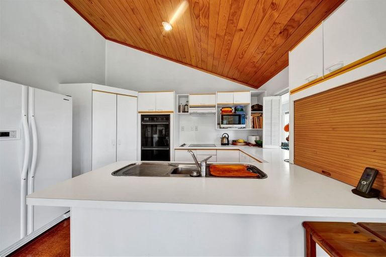 Photo of property in 36 Karina Road, Merrilands, New Plymouth, 4312