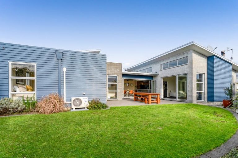 Photo of property in 61 Karamea Street, Whalers Gate, New Plymouth, 4310