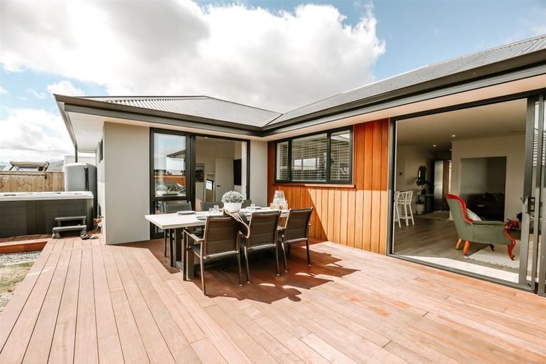 Photo of property in 43 Katania Heights, Brightwater, 7022