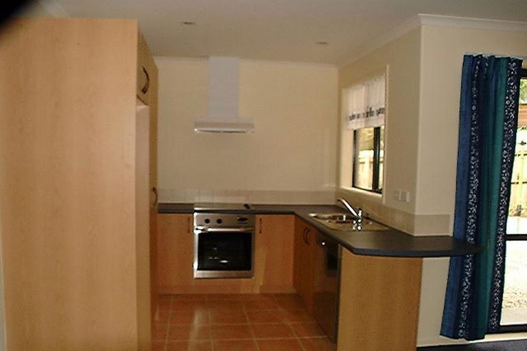 Photo of property in 43a Clayburn Road, Glen Eden, Auckland, 0602