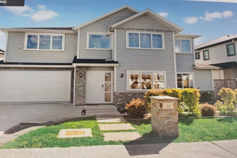 Photo of property in 45 Rathmullen Place, Pinehill, Auckland, 0632