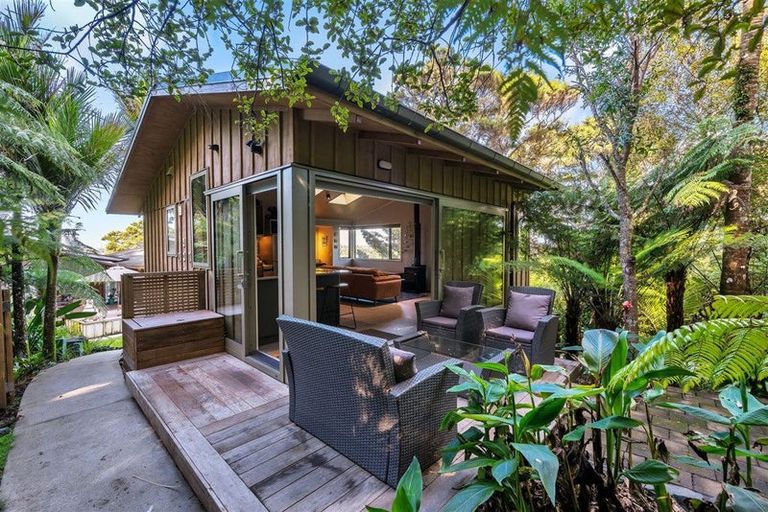 Photo of property in 12 Kereru Grove, Greenhithe, Auckland, 0632