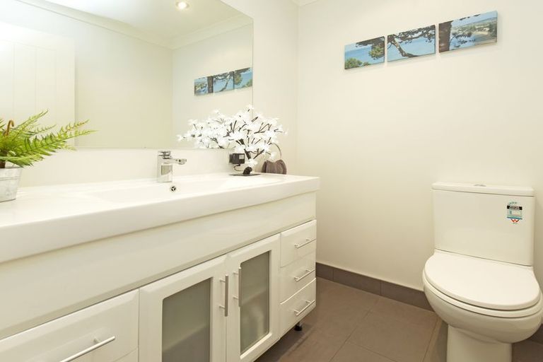 Photo of property in 29 Old North Road, Orewa, 0931