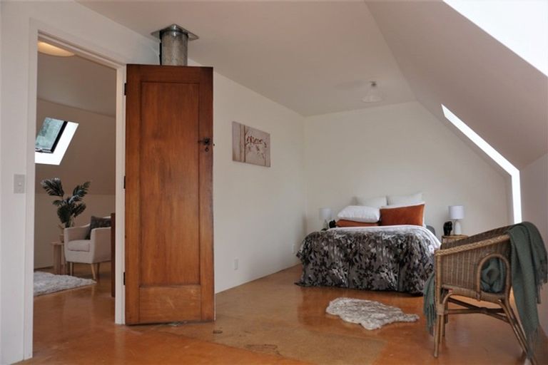 Photo of property in 25 Heatherlea Road East, Levin, 5571