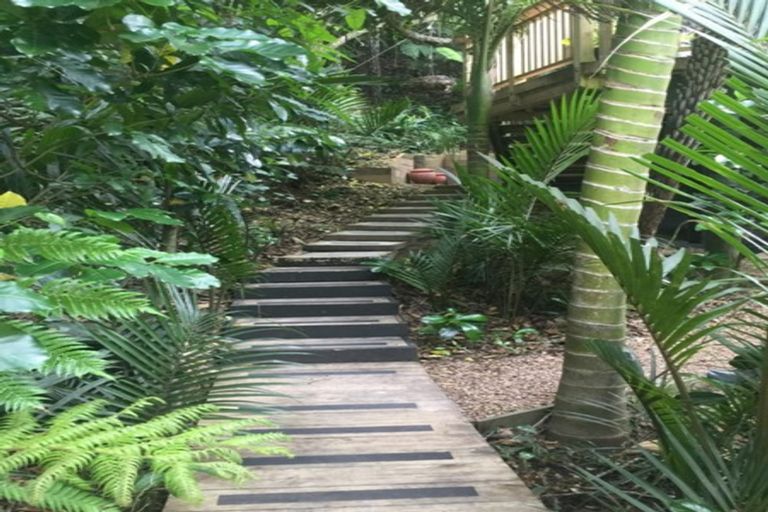 Photo of property in 25 Kennedy Avenue, Forrest Hill, Auckland, 0620