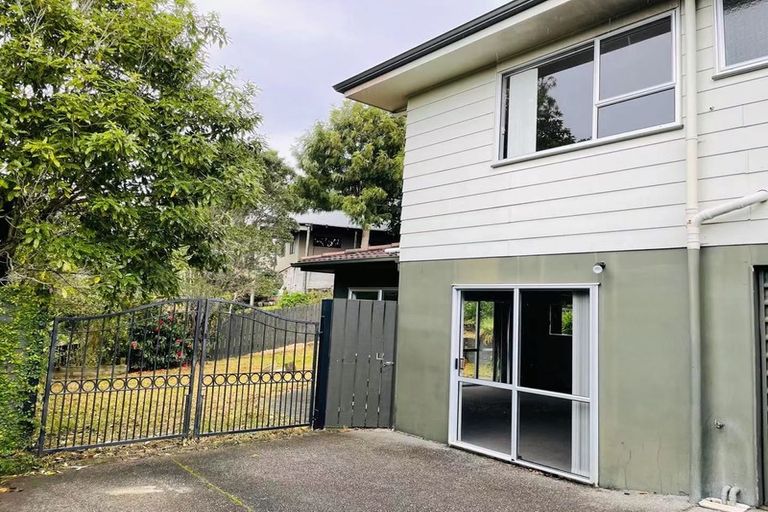 Photo of property in 23 Trias Road, Totara Vale, Auckland, 0629