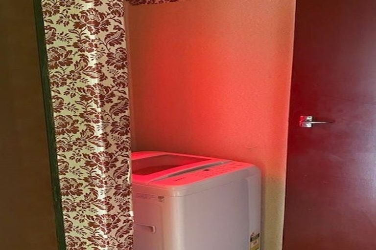 Photo of property in 100 Lake Road, Koutu, Rotorua, 3010