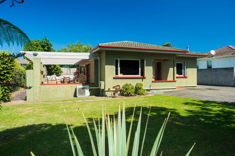 Photo of property in 6 Carnarvon Street, Gisborne, 4010