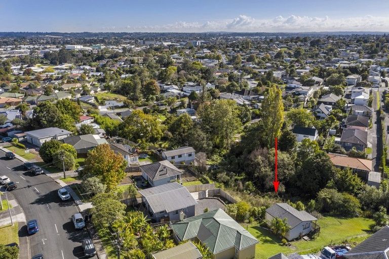 Photo of property in 54a Awaroa Road, Sunnyvale, Auckland, 0612