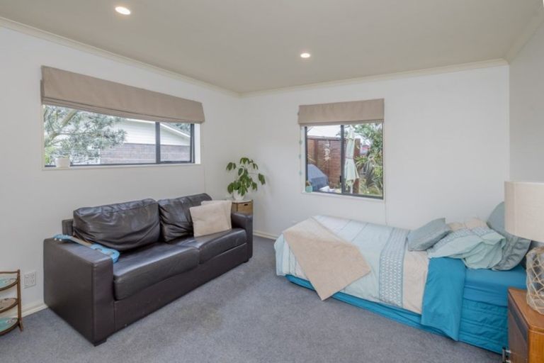Photo of property in 8 Te Ropata Place, Waikanae Beach, Waikanae, 5036