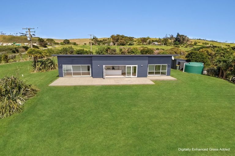 Photo of property in 3143 South Head Road, South Head, Helensville, 0874
