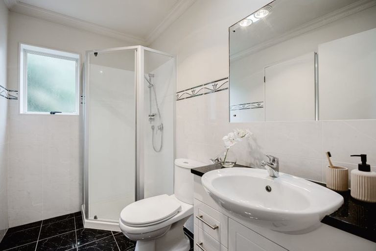 Photo of property in 54 Leafield Crescent, Henderson, Auckland, 0612