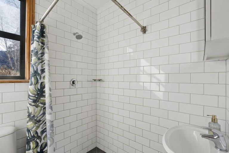 Photo of property in 66 Te Awa Road, Albert Town, Wanaka, 9382