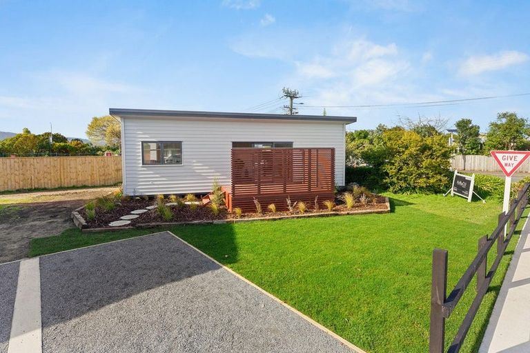 Photo of property in 52c Dunstan Street, Otaki, 5512