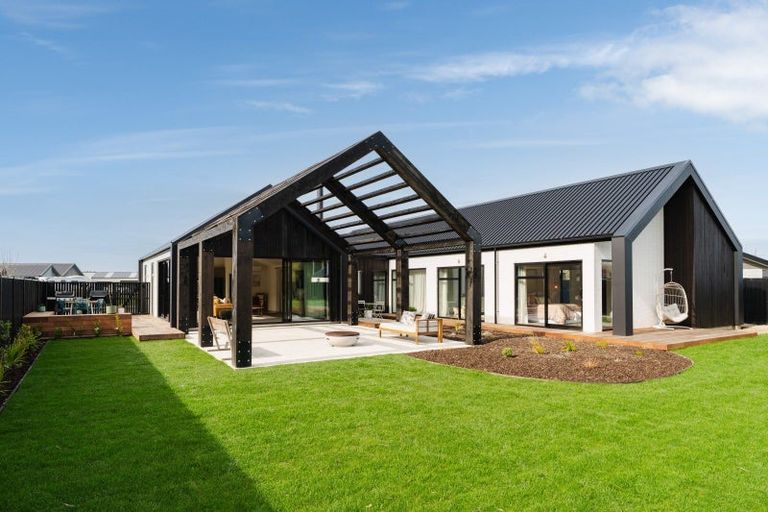 Photo of property in 15 Franks Place, Outram, 9019