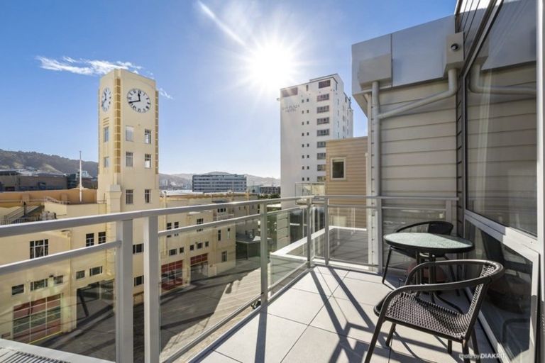 Photo of property in 17/15 Roxburgh Street, Mount Victoria, Wellington, 6011