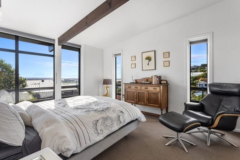 Photo of property in 65 Cannon Hill Crescent, Mount Pleasant, Christchurch, 8081