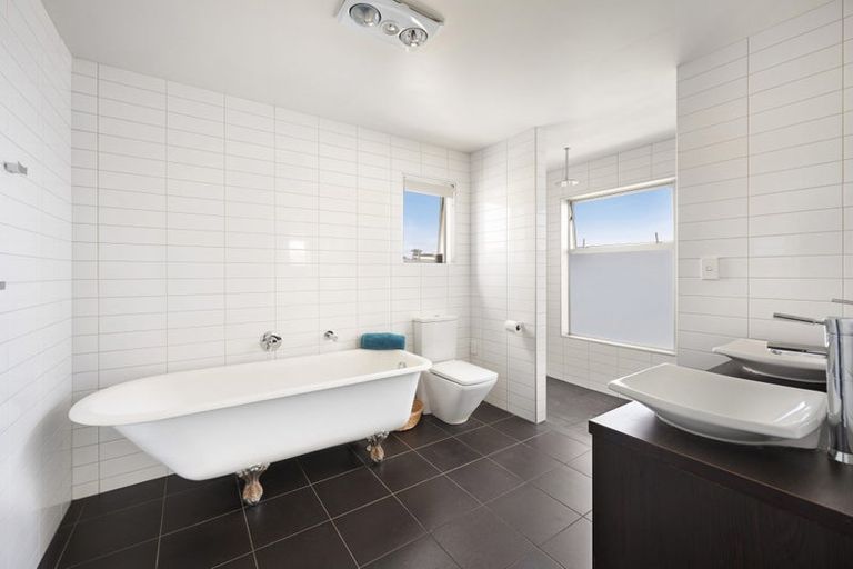 Photo of property in 20 Coates Avenue, Baylys Beach, Dargaville, 0377