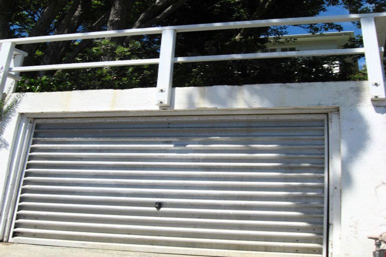 Photo of property in 132 Onslow Road, Khandallah, Wellington, 6035