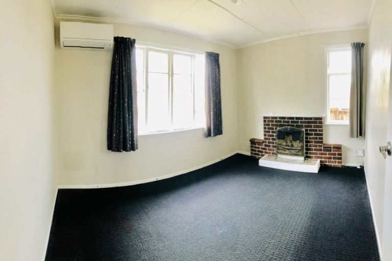 Photo of property in 9 Valdale Road, Henderson, Auckland, 0610