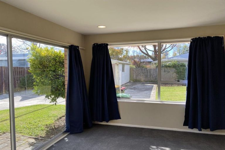 Photo of property in 20 Talltree Avenue, Avonhead, Christchurch, 8042
