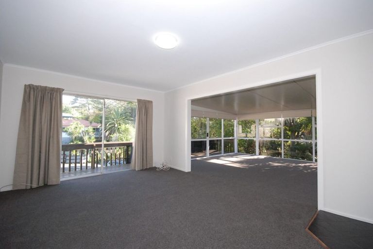 Photo of property in 58 Sunnyside Road, Sunnyvale, Auckland, 0612