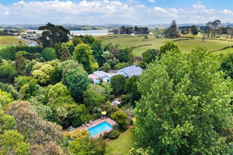 Photo of property in 23 Wharf Road, Clarks Beach, Pukekohe, 2679