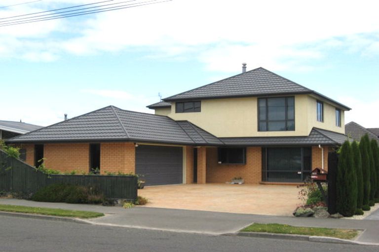 Photo of property in 17 Roydvale Avenue, Burnside, Christchurch, 8042