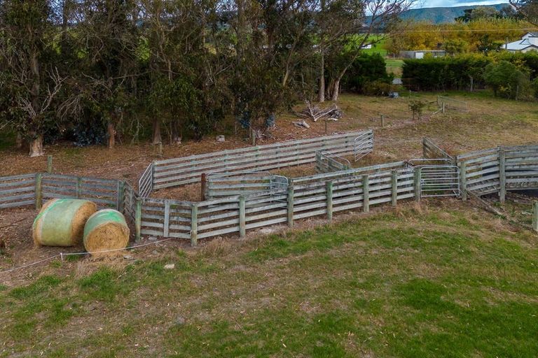 Photo of property in 179 Mcnamaras Road, Waimate, 7979