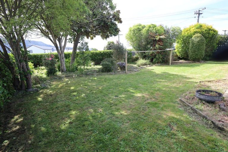 Photo of property in 14 Monokia Street, Fairy Springs, Rotorua, 3015