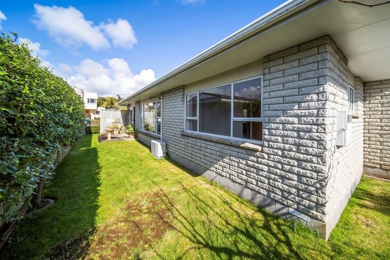 Photo of property in 4 Massey Street, Westown, New Plymouth, 4310