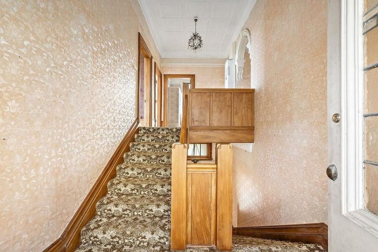 Photo of property in 49 The Crescent, Roseneath, Wellington, 6011