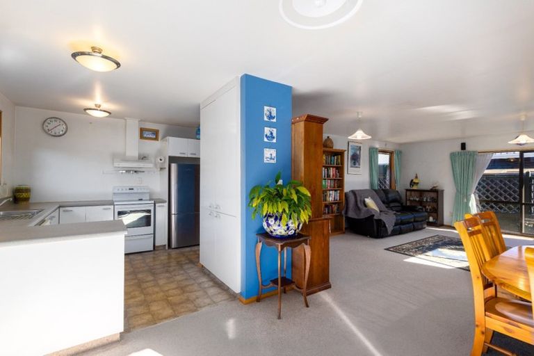 Photo of property in 1/165 Prestons Road, Redwood, Christchurch, 8051