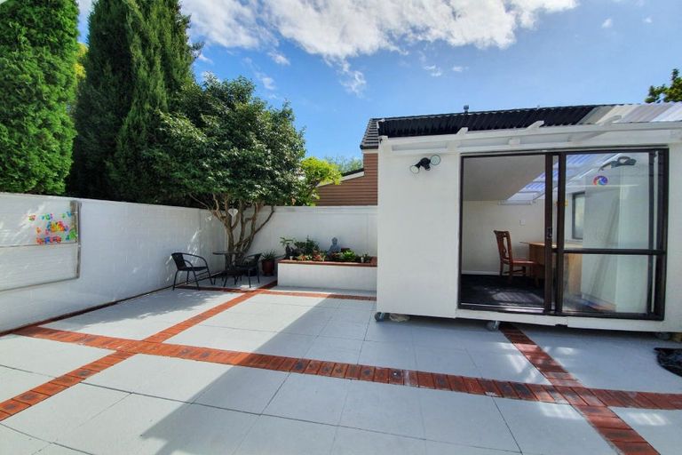 Photo of property in 8b Wai-iti Crescent, Woburn, Lower Hutt, 5010