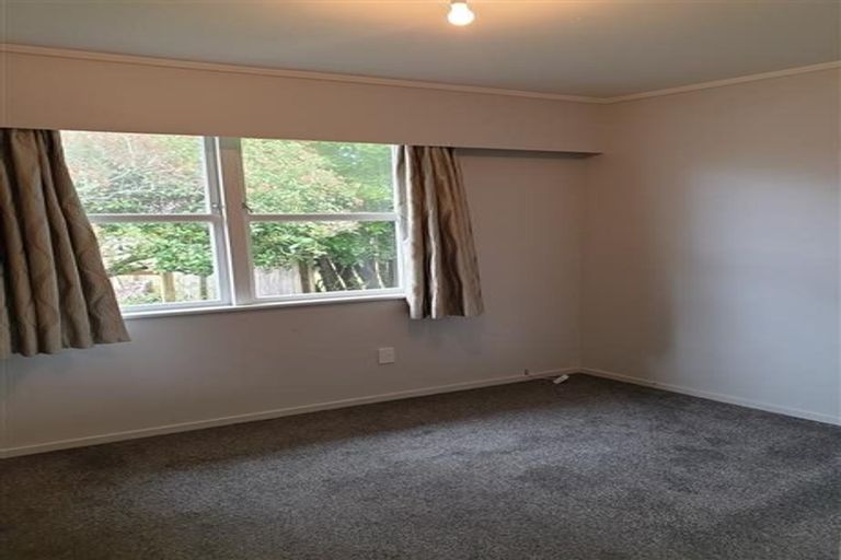 Photo of property in 92 Te Atatu Road, Te Atatu South, Auckland, 0610