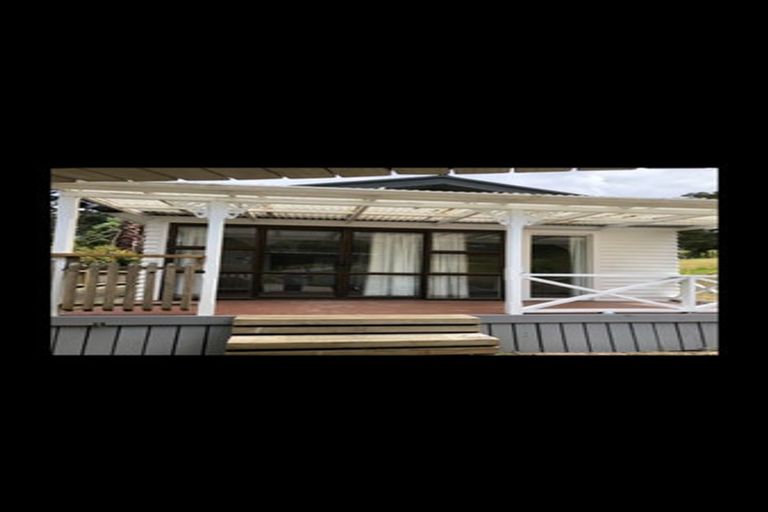 Photo of property in 15 Waitakere Road, Waitakere, Auckland, 0816